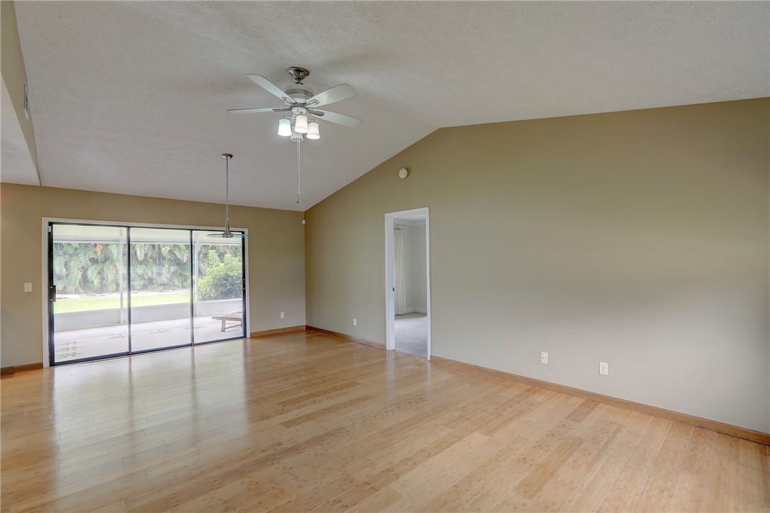 1690 Seahouse Street