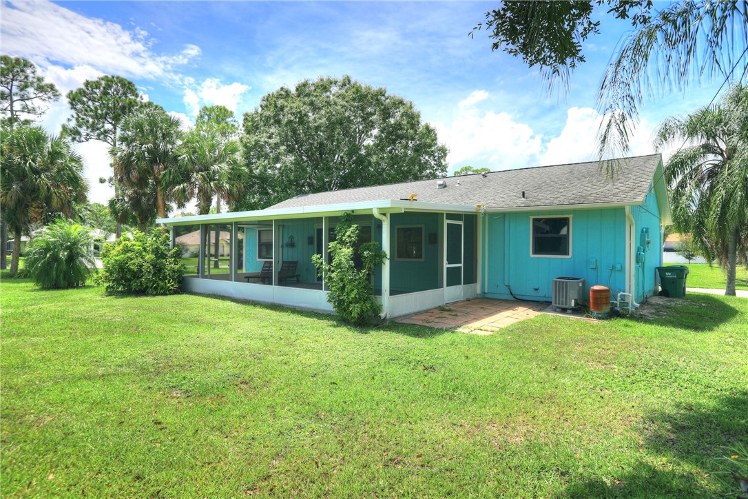 1690 Seahouse Street