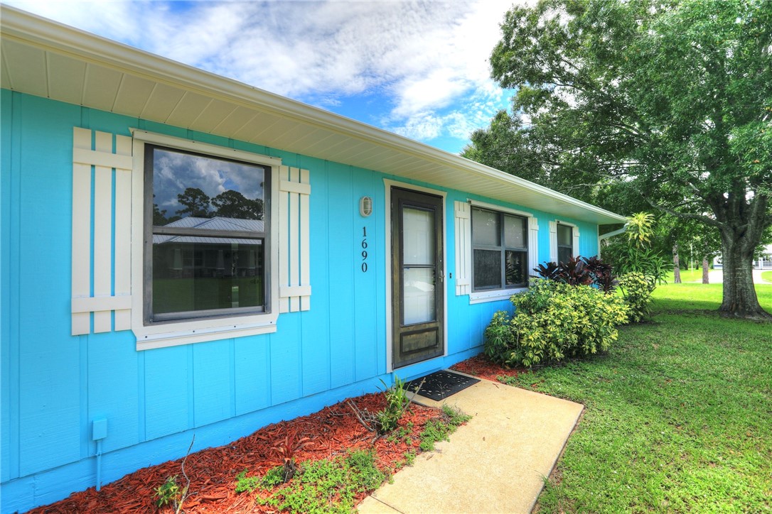 1690 Seahouse Street