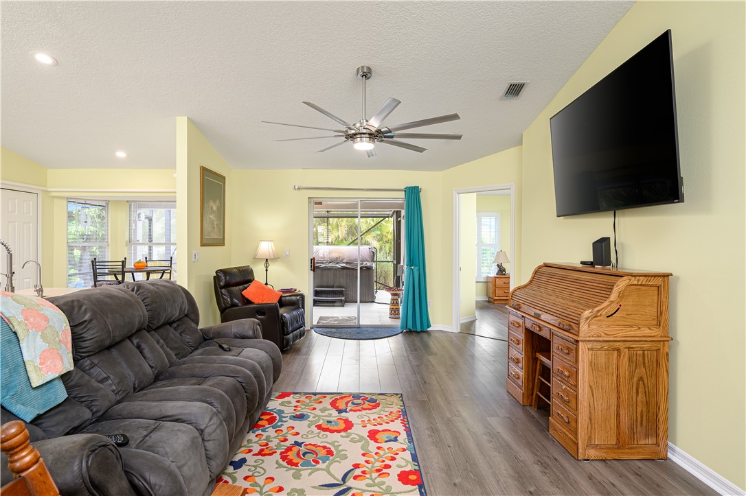 1401 Seahouse Street