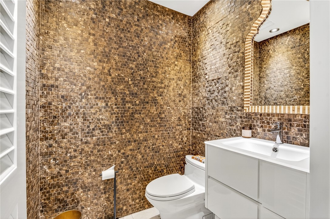 9415 Periwinkle Drive