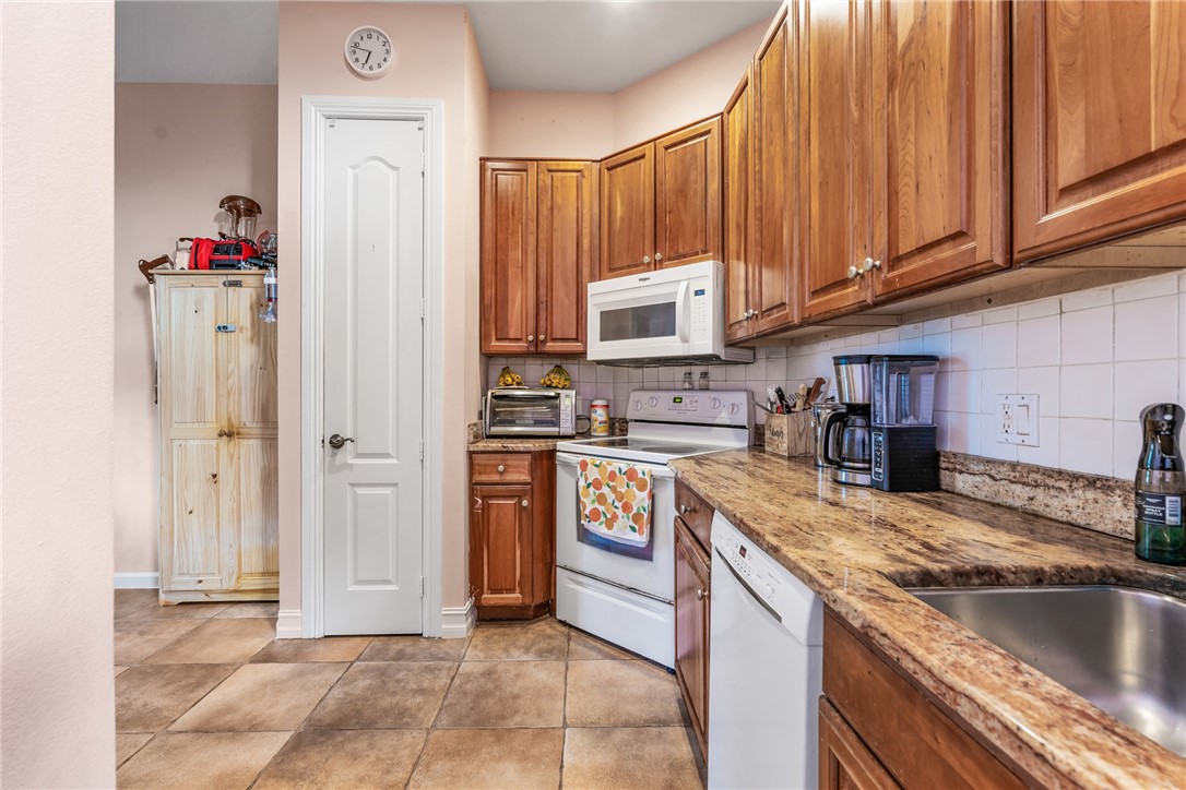 1855 Bridgepointe Circle 23