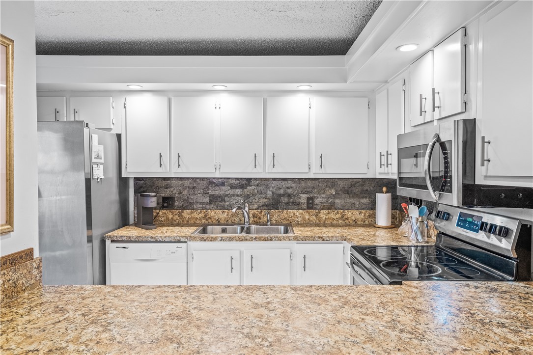 1166 6th Avenue 2C