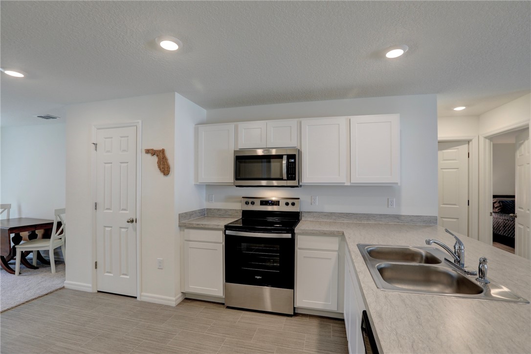 938 Clearmont Street