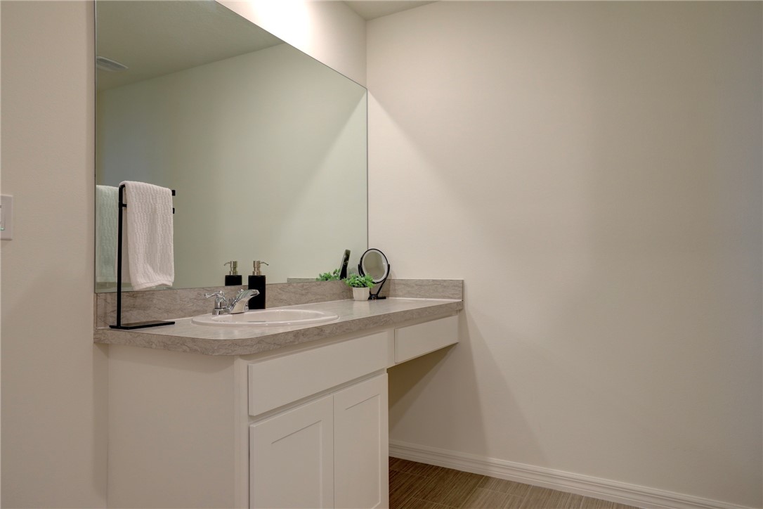 938 Clearmont Street