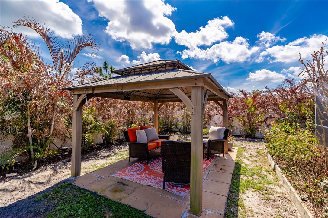 123 Larchmont Terrace