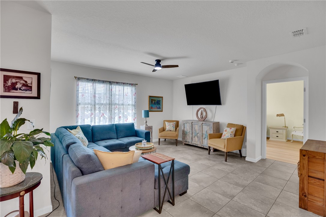 123 Larchmont Terrace