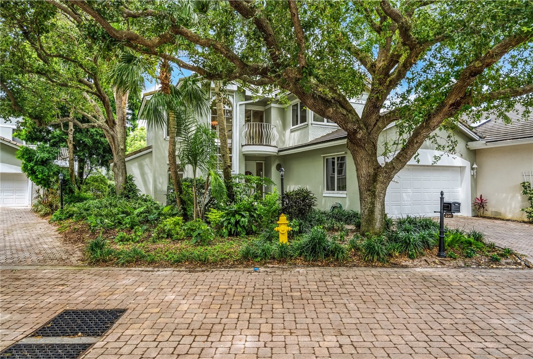 220 S Peppertree Drive
