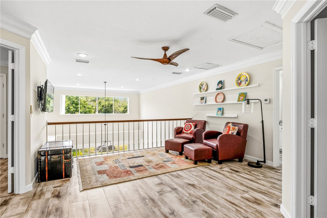220 S Peppertree Drive