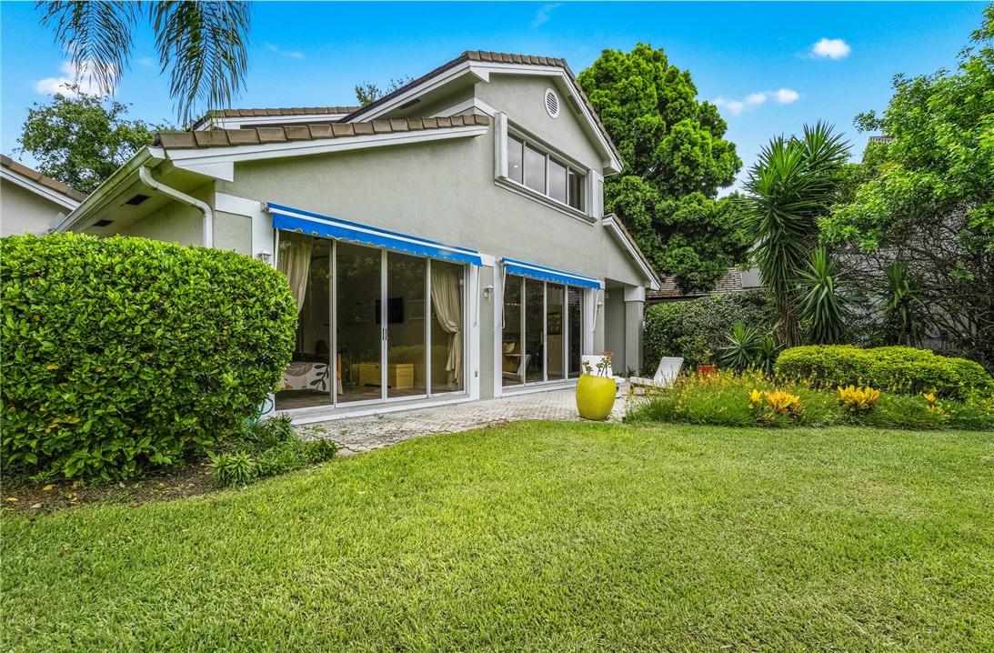 220 S Peppertree Drive