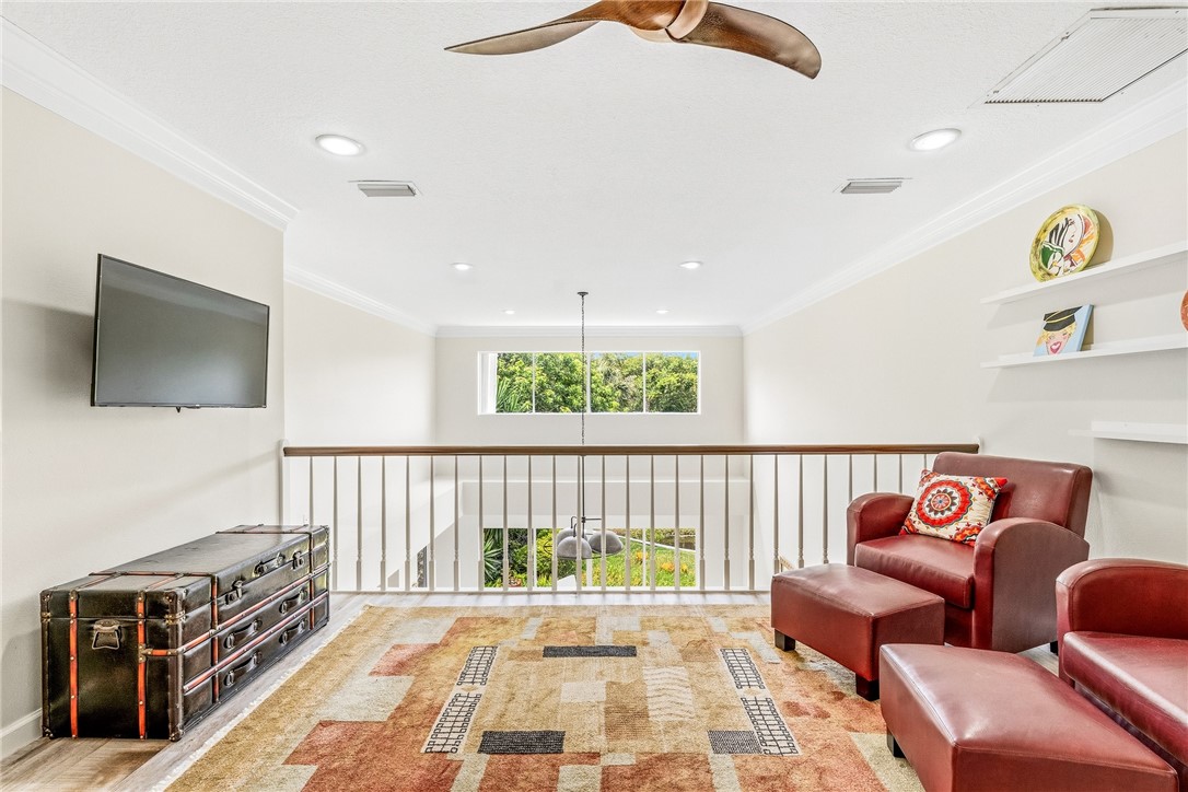 220 S Peppertree Drive