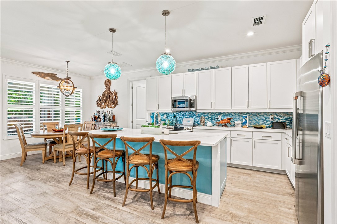 3929 Shoreside Drive