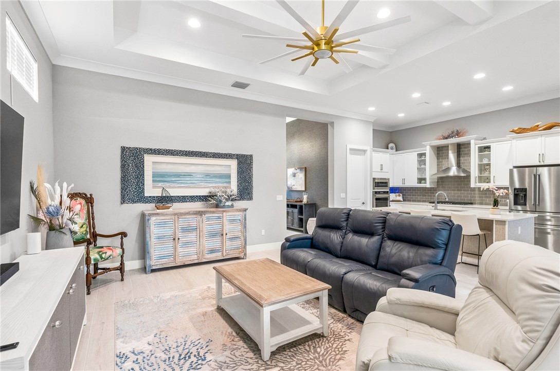 4127 Lucaya Pointe Way