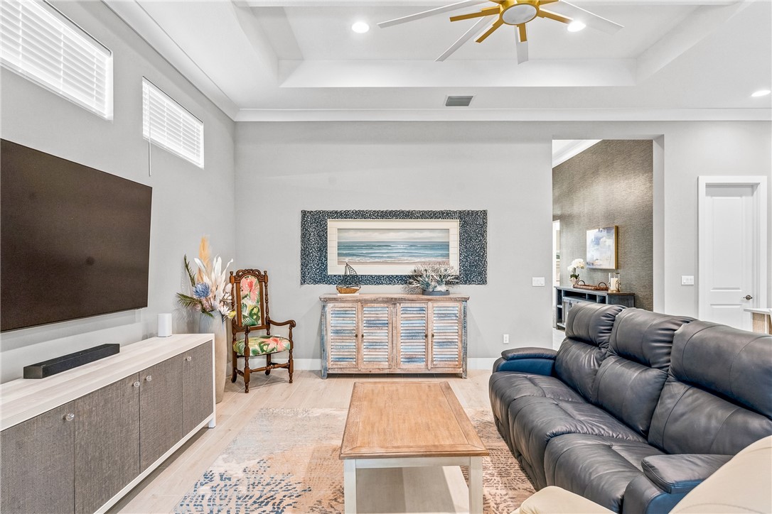 4127 Lucaya Pointe Way