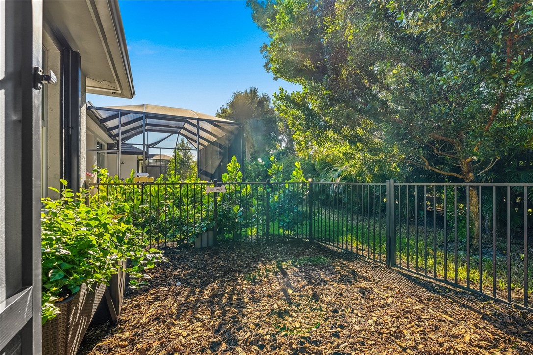 4127 Lucaya Pointe Way