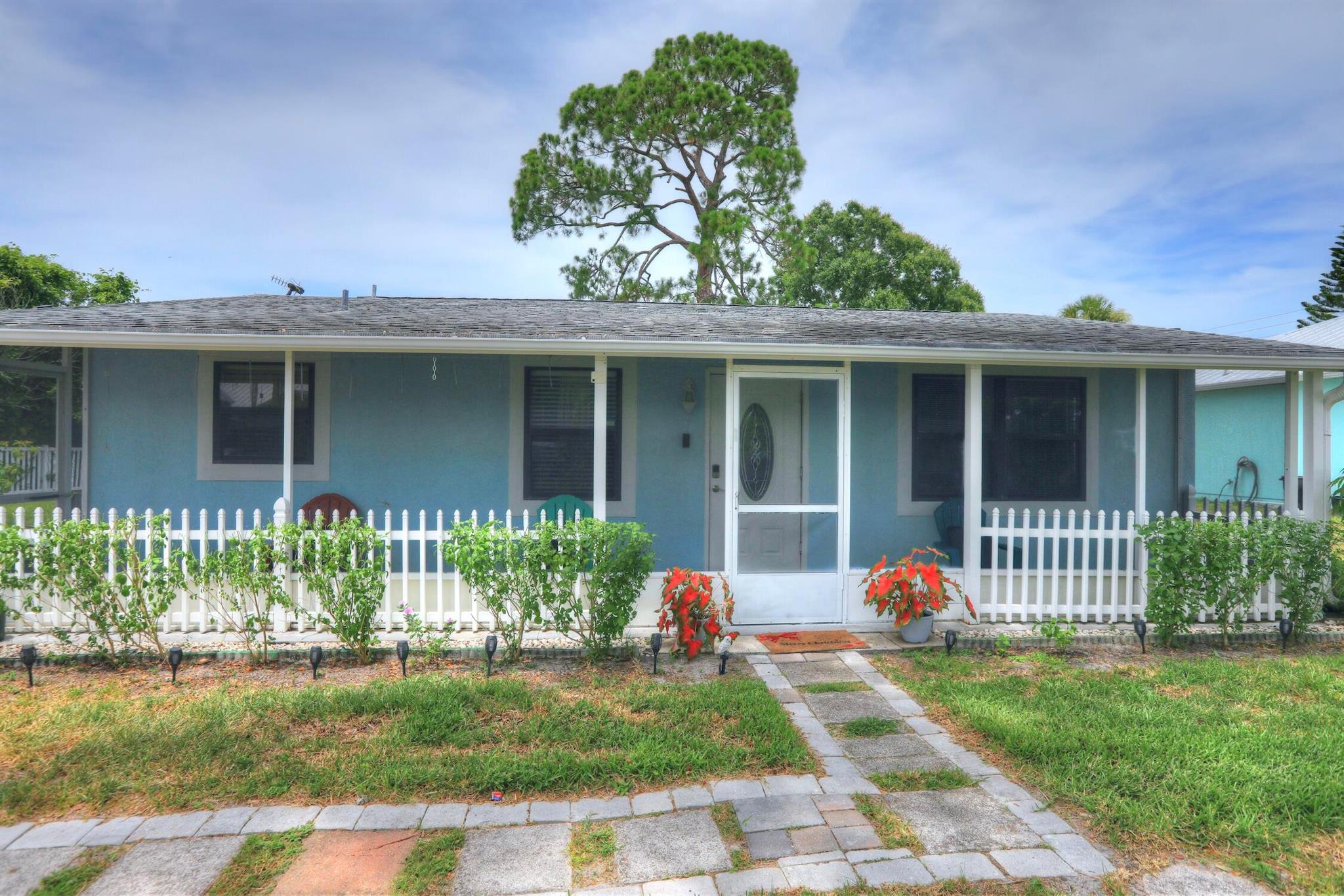 1594 Esterbrook Lane