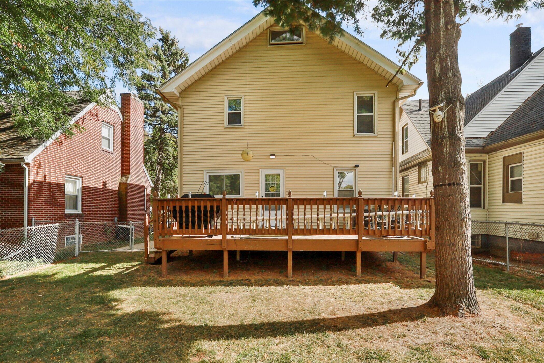 870 National Avenue