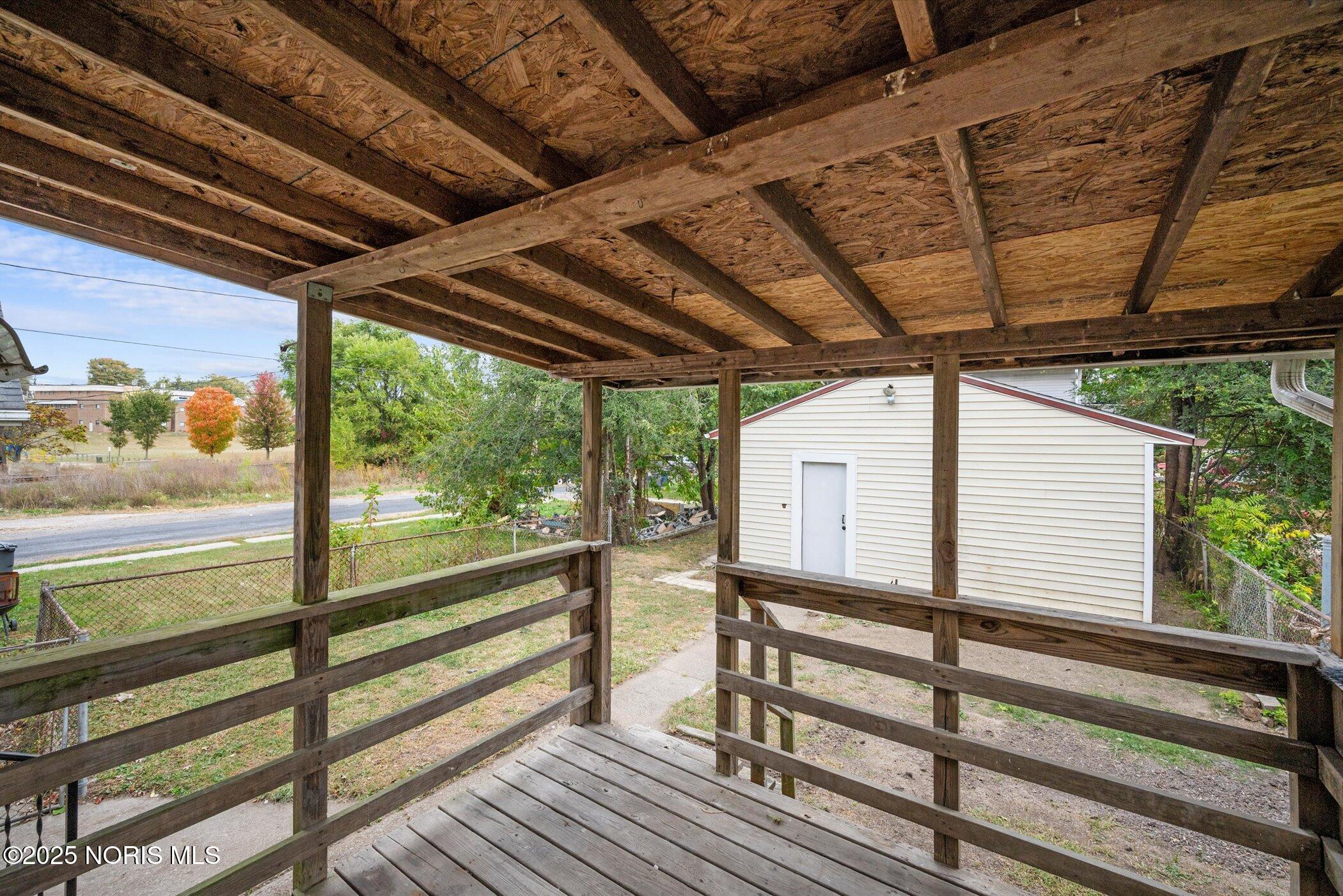 1207 E Broadway Street