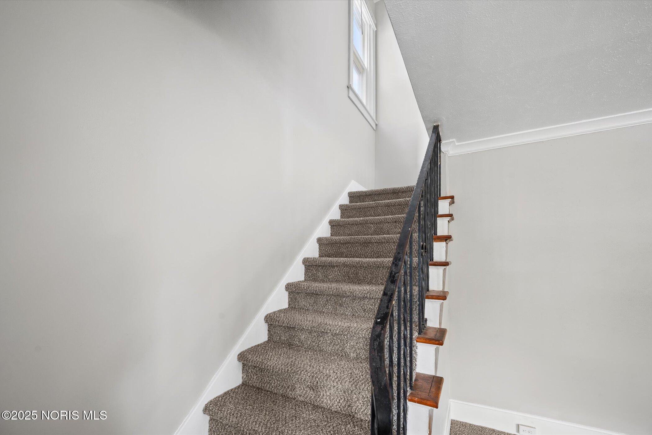 1207 E Broadway Street