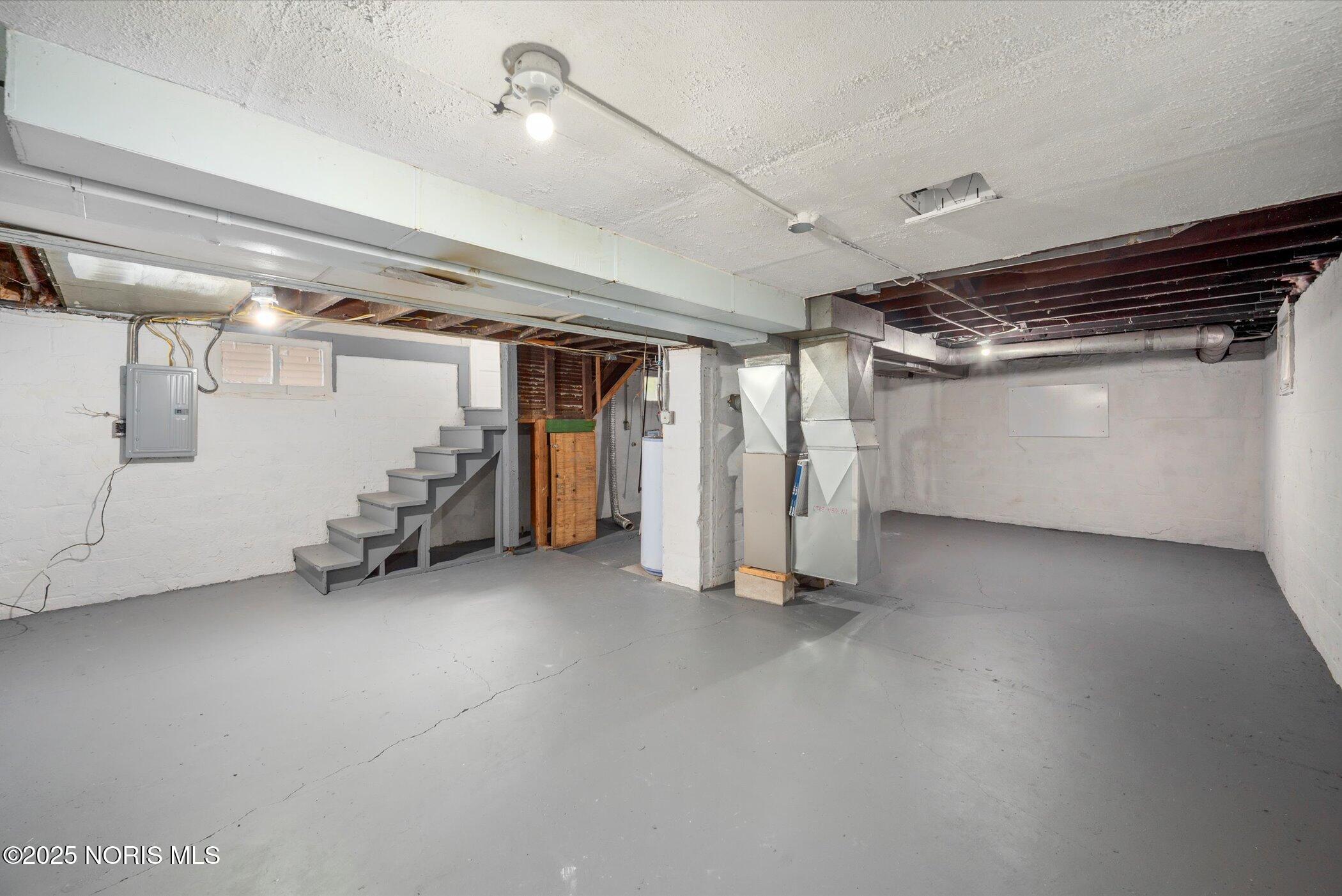 1207 E Broadway Street