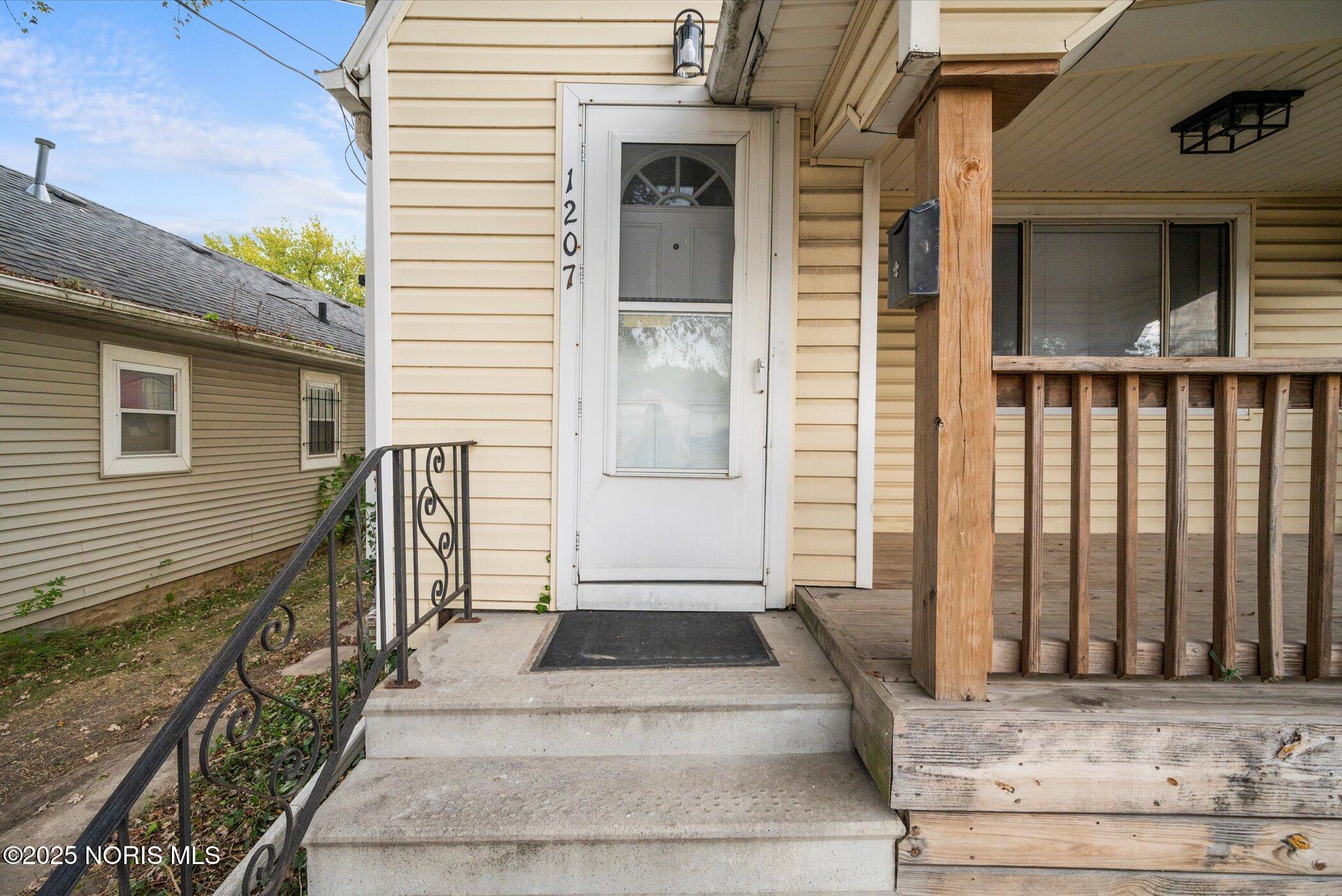 1207 E Broadway Street