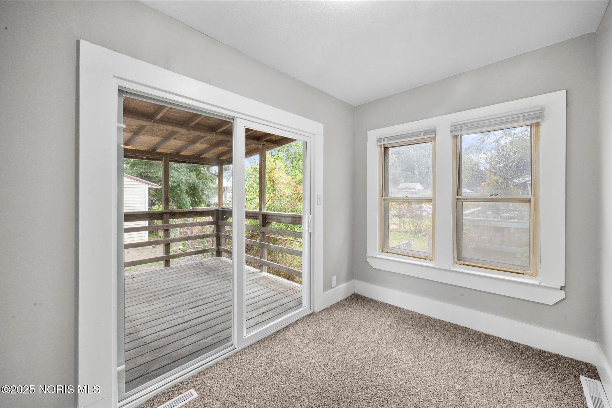 1207 E Broadway Street