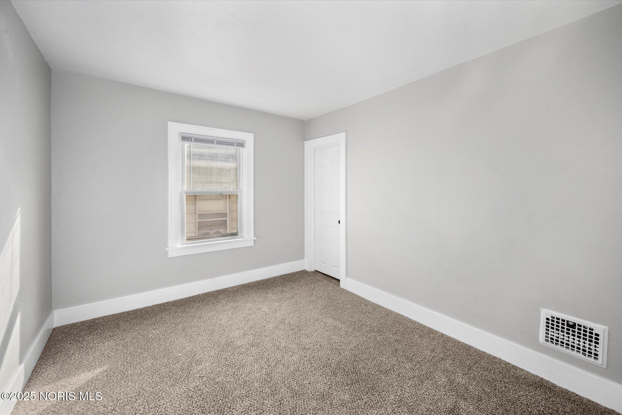 1207 E Broadway Street