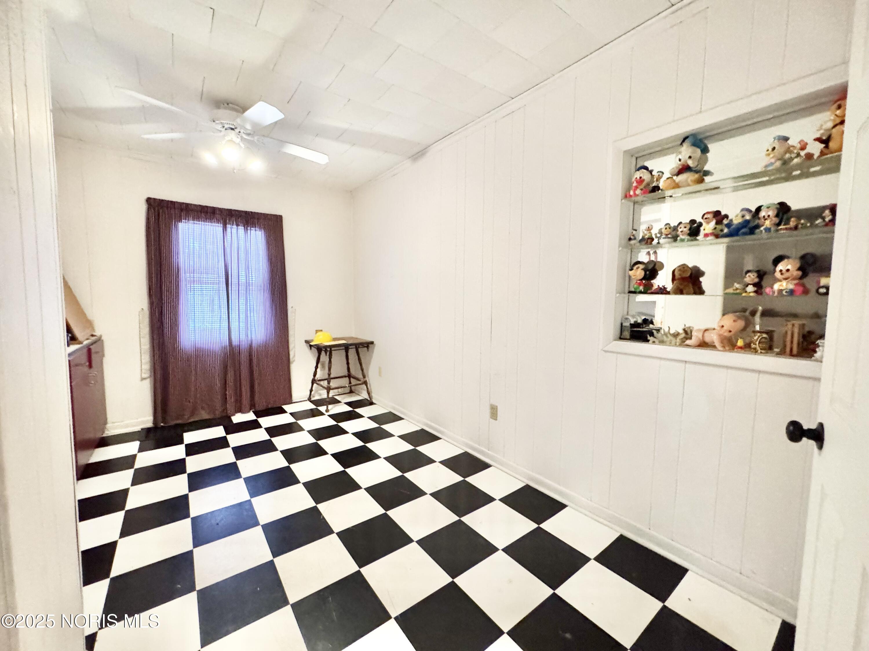 1509 Lakewood Street