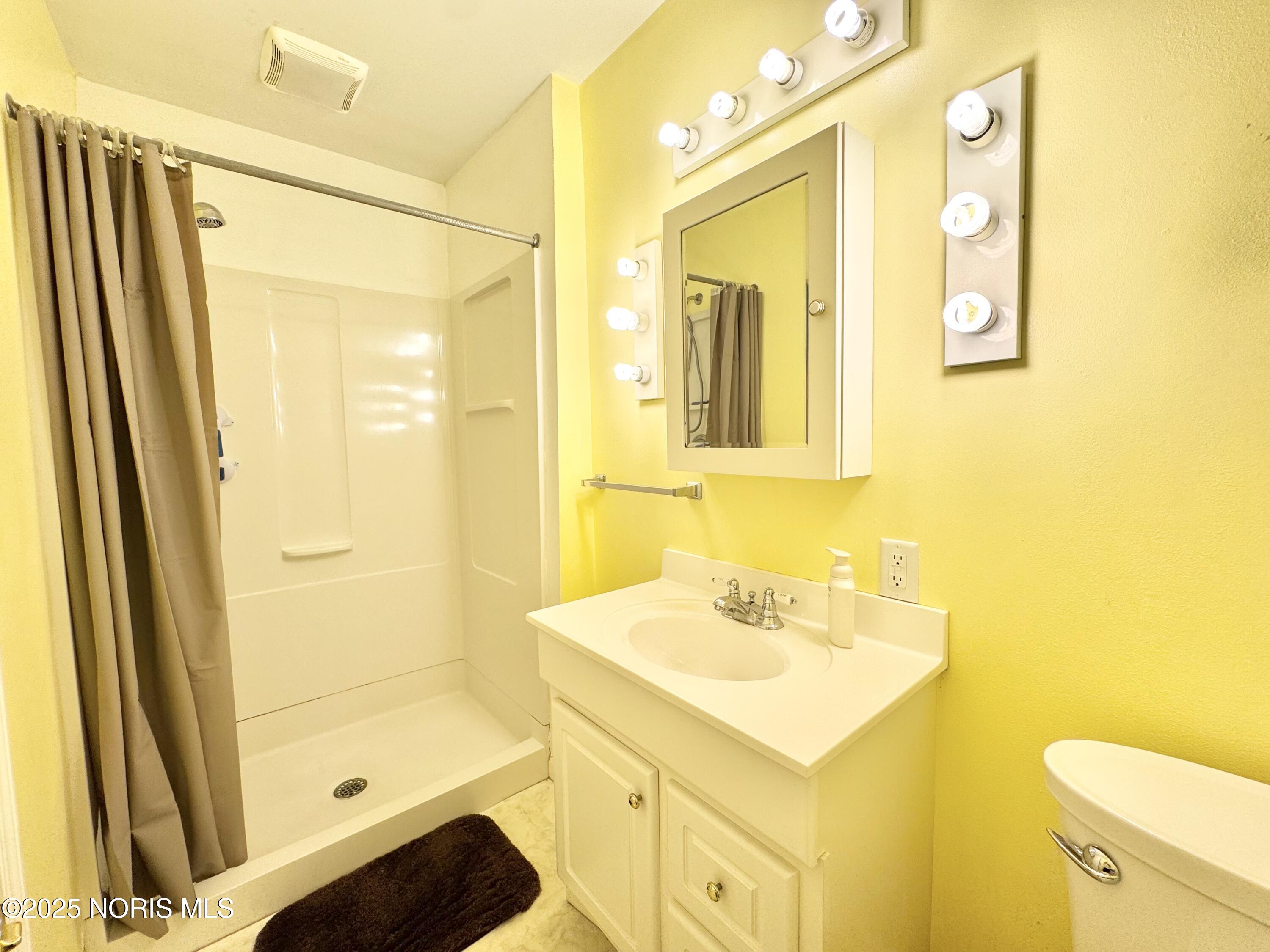 1509 Lakewood Street