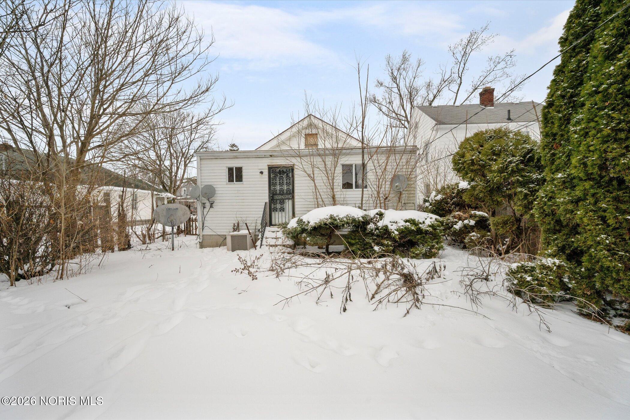 910 Woodward Avenue