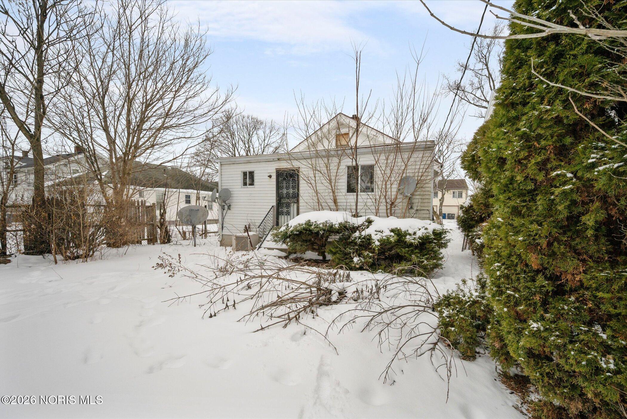 910 Woodward Avenue