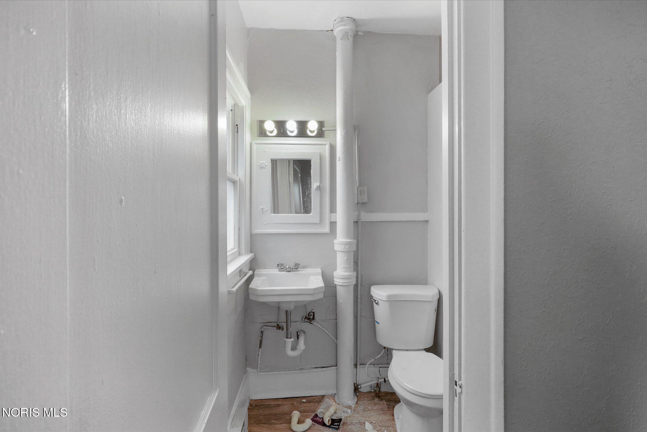 1752 Arlington Avenue