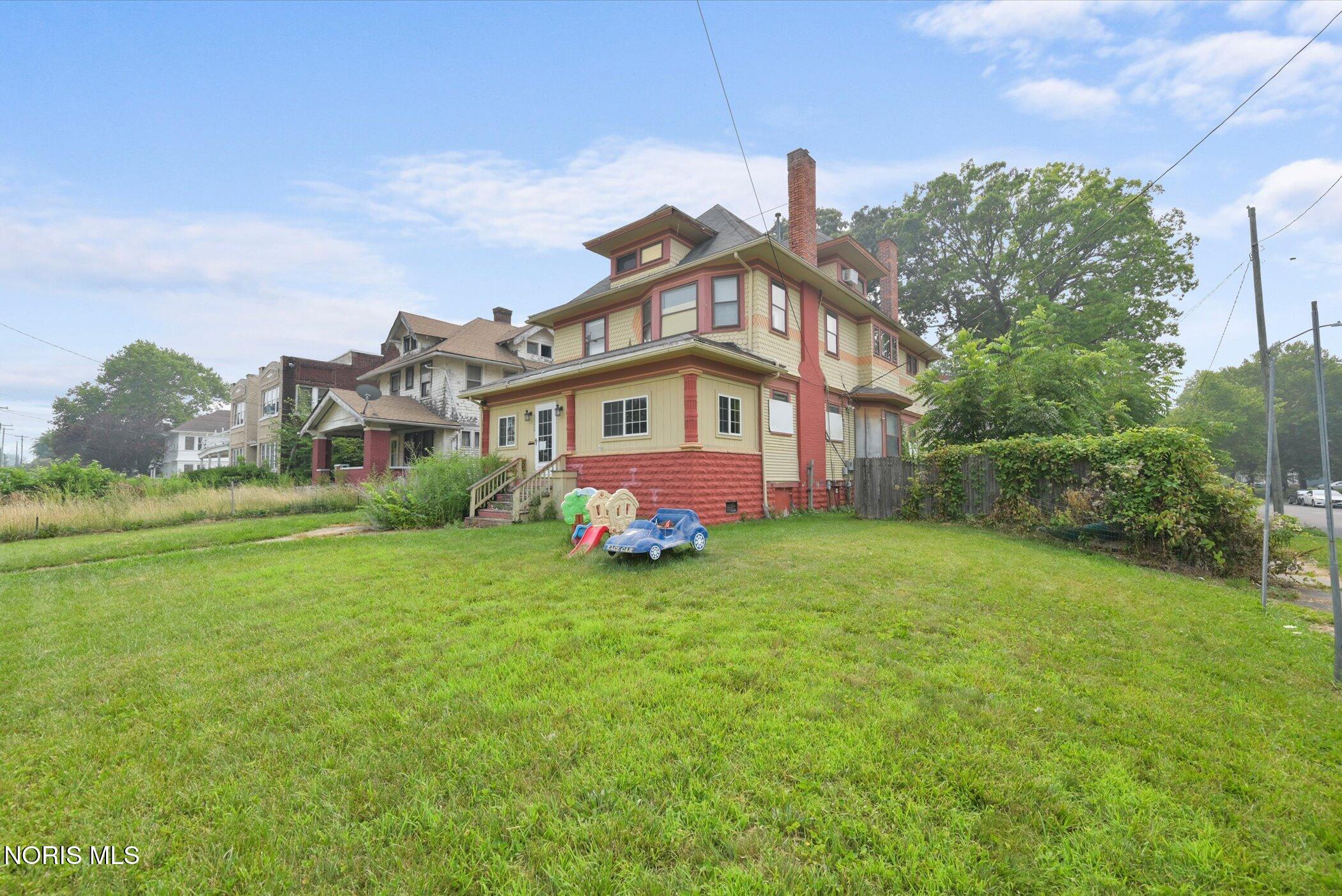2729 Fulton Street