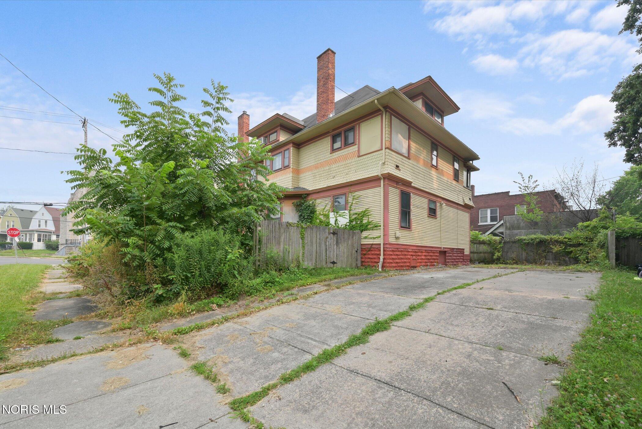 2729 Fulton Street