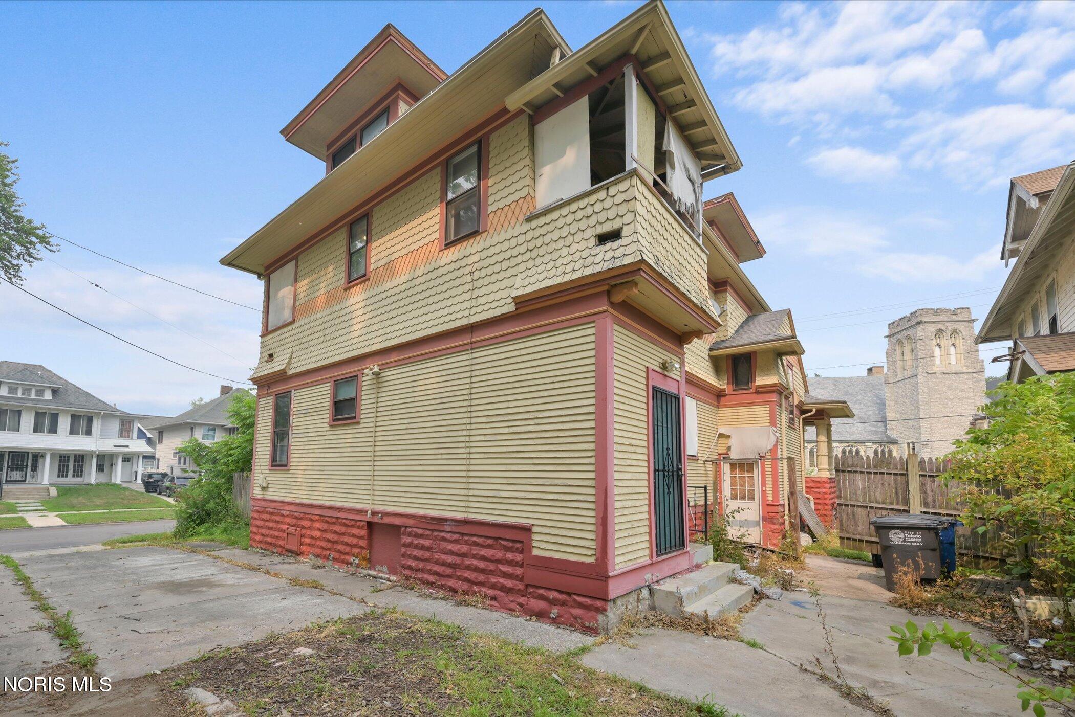 2729 Fulton Street