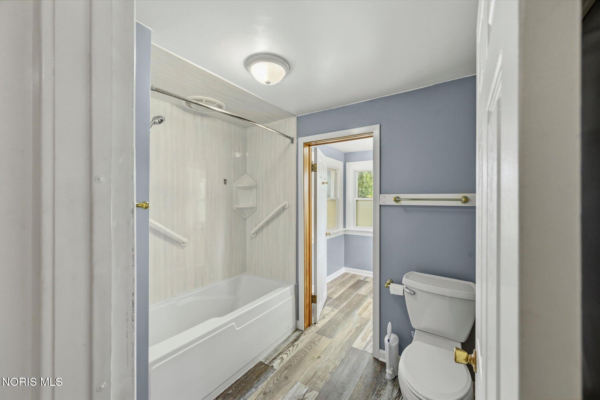 3004 Starr Avenue