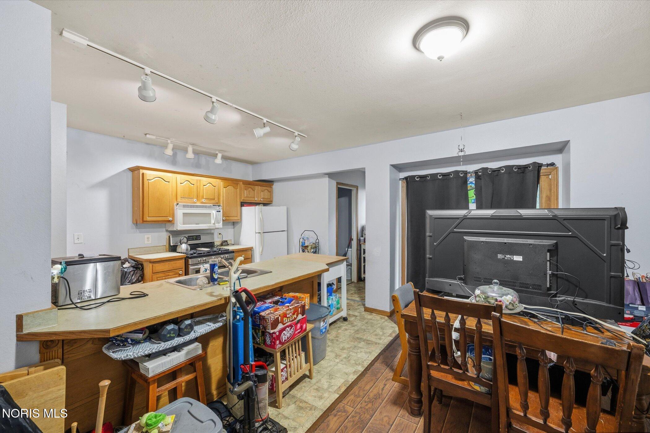 1744 Duncan Road