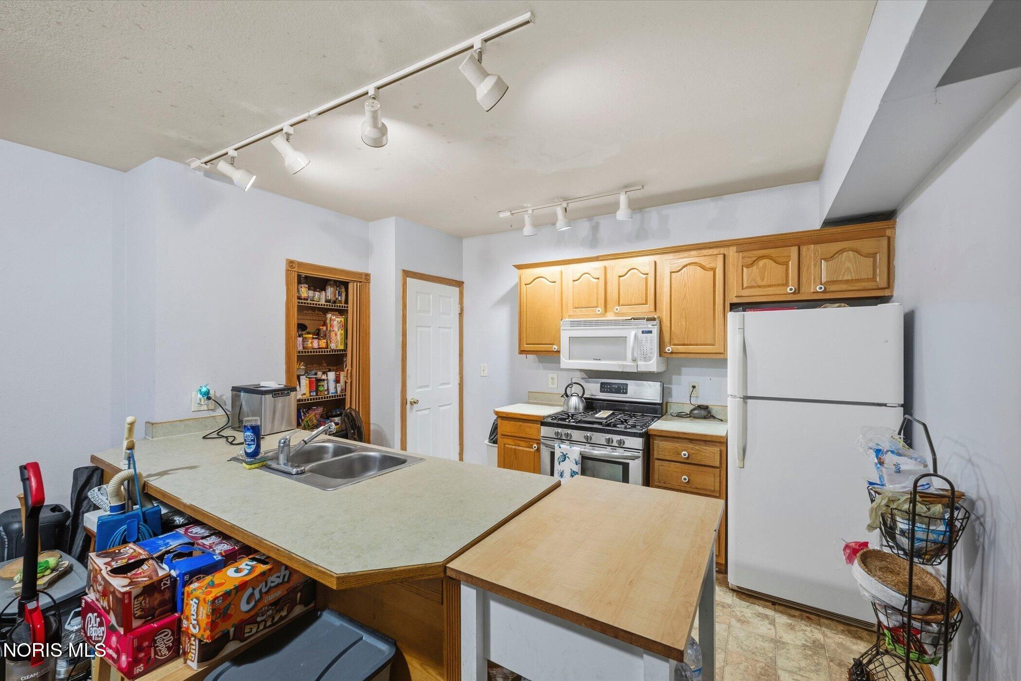 1744 Duncan Road