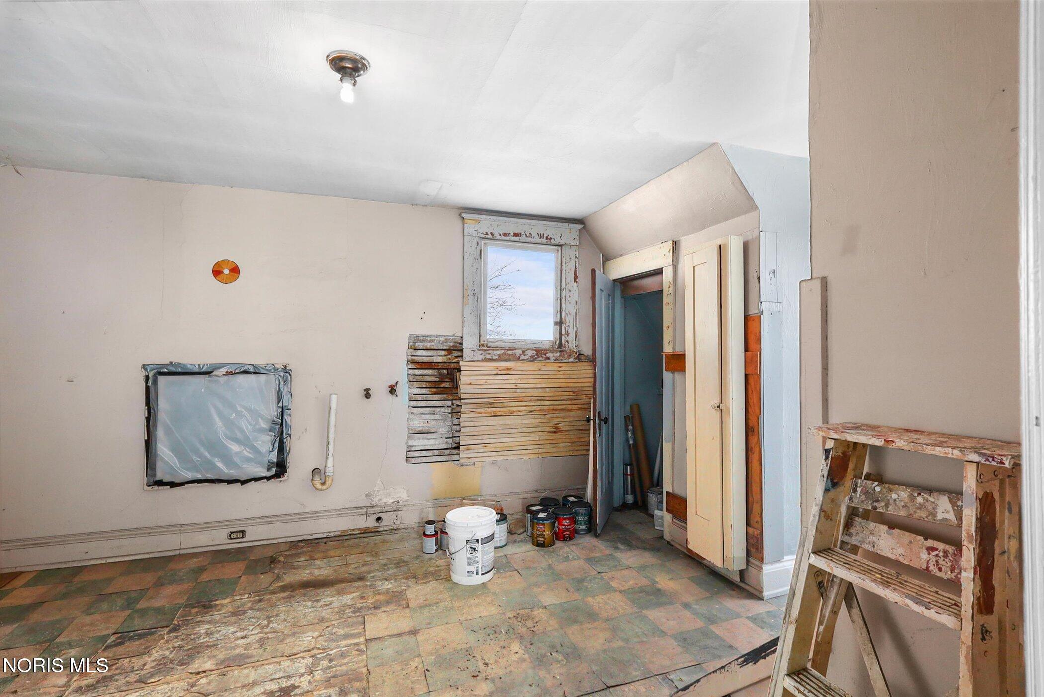 1409 N Huron Street