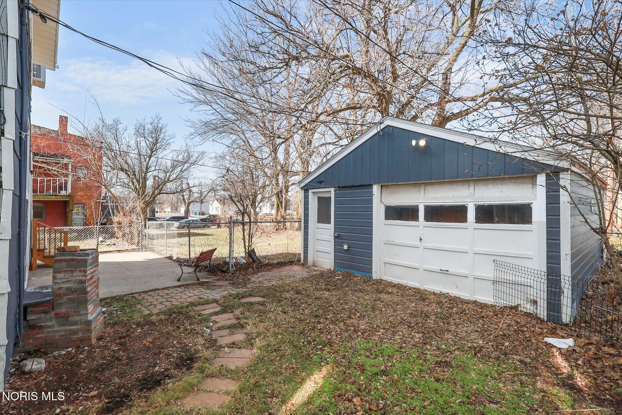 1409 N Huron Street