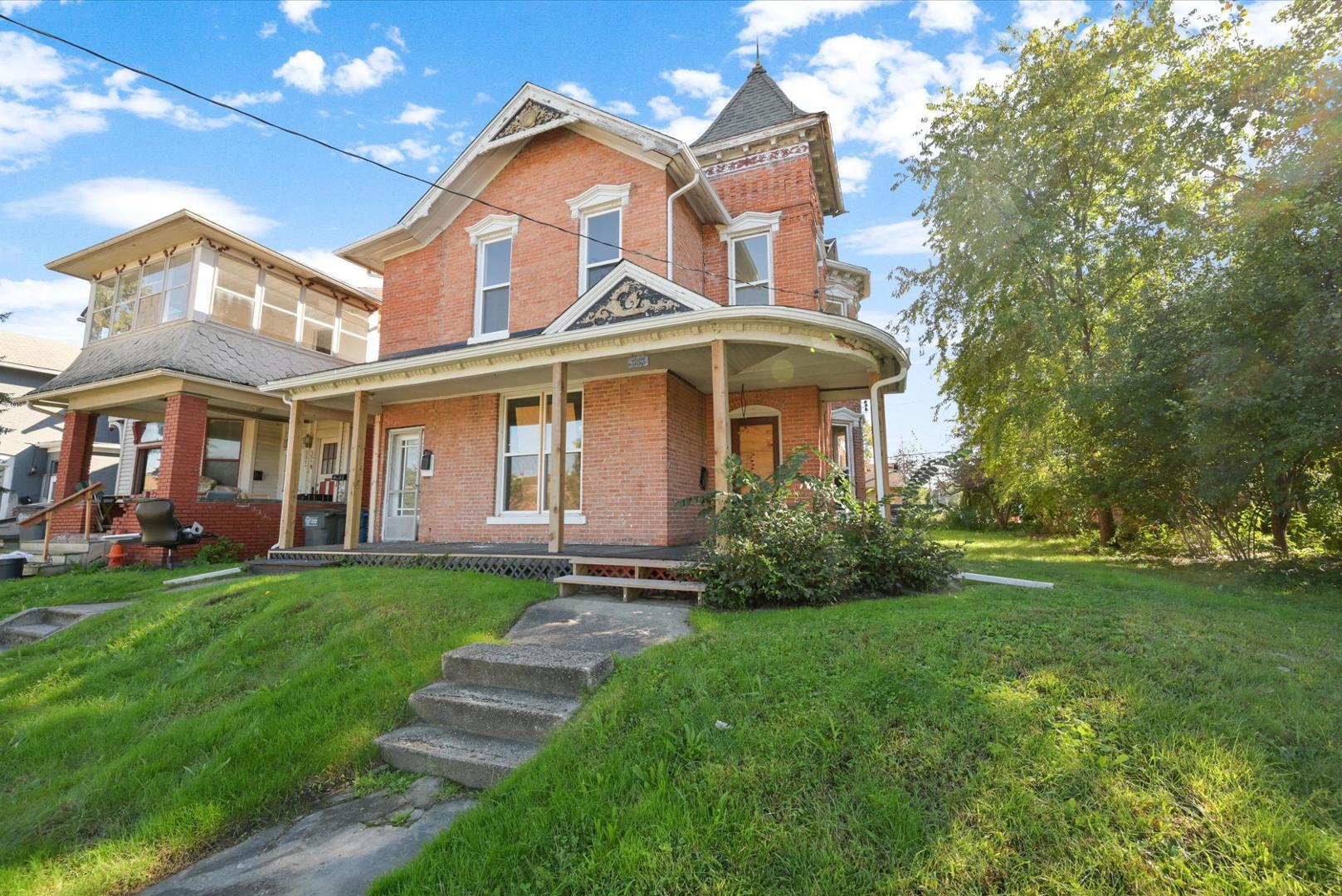 555 Crittenden Avenue, Upper