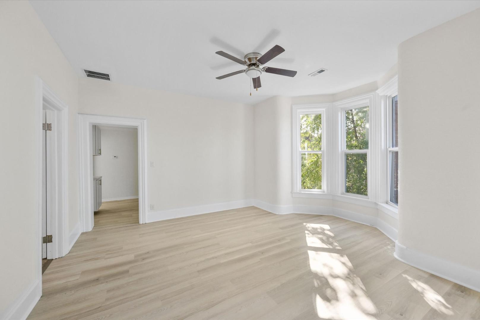 555 Crittenden Avenue, Upper