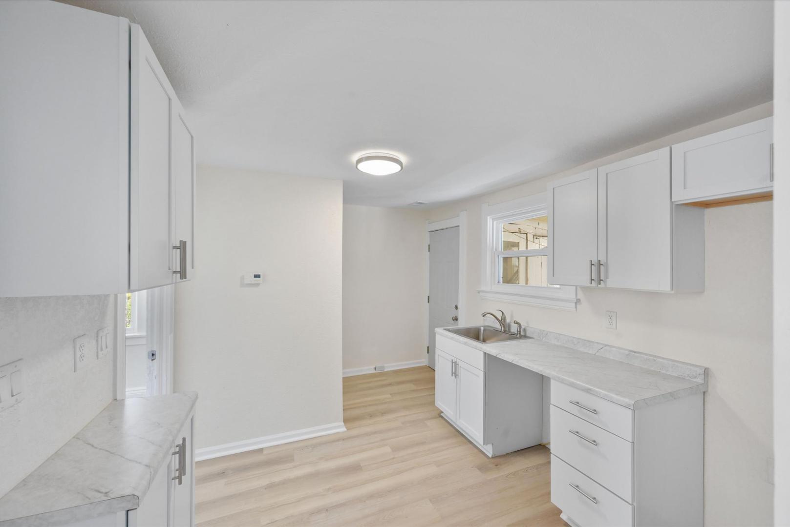 555 Crittenden Avenue, Upper