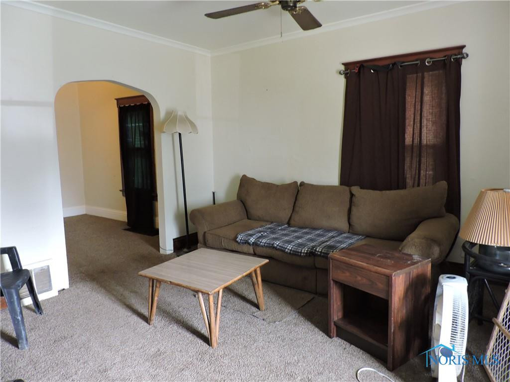 525 Valleywood Drive