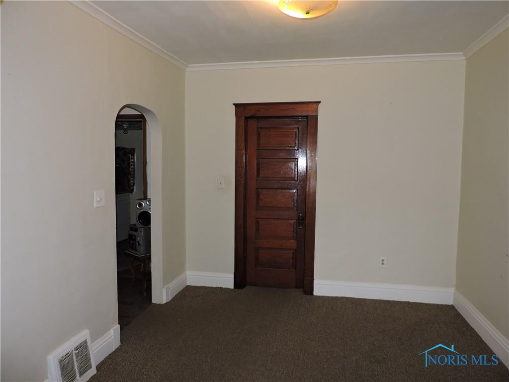 525 Valleywood Drive