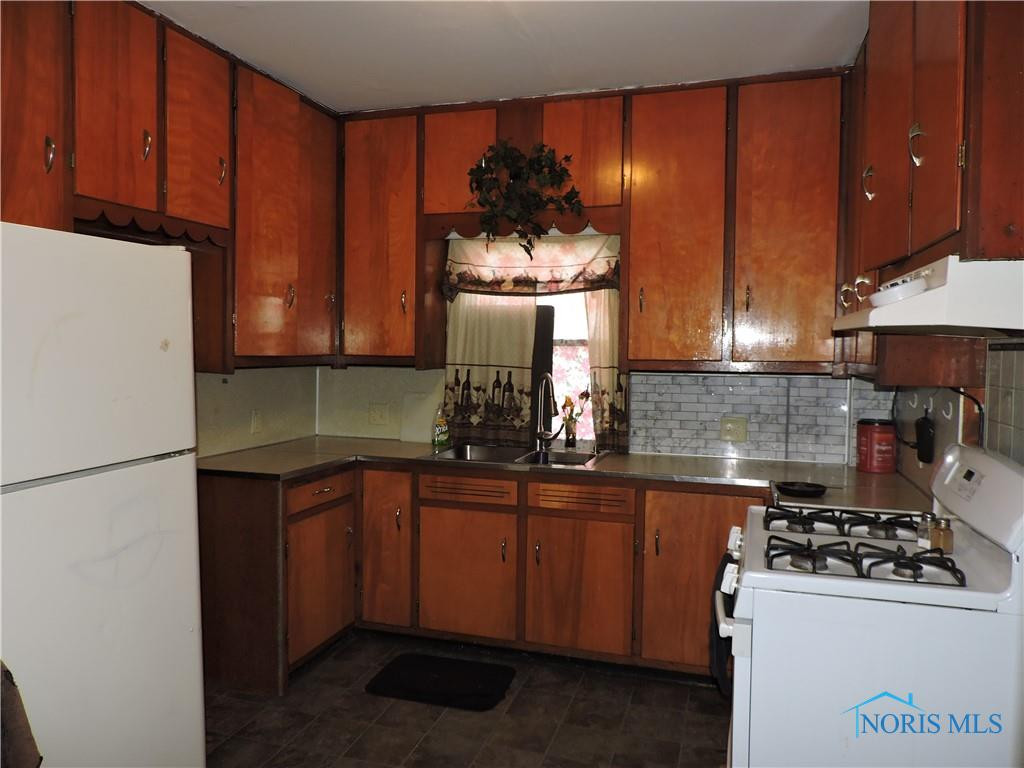 525 Valleywood Drive