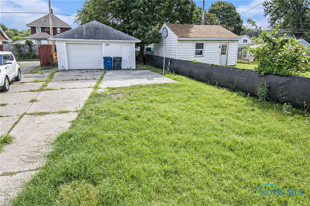 233 Valleywood Drive