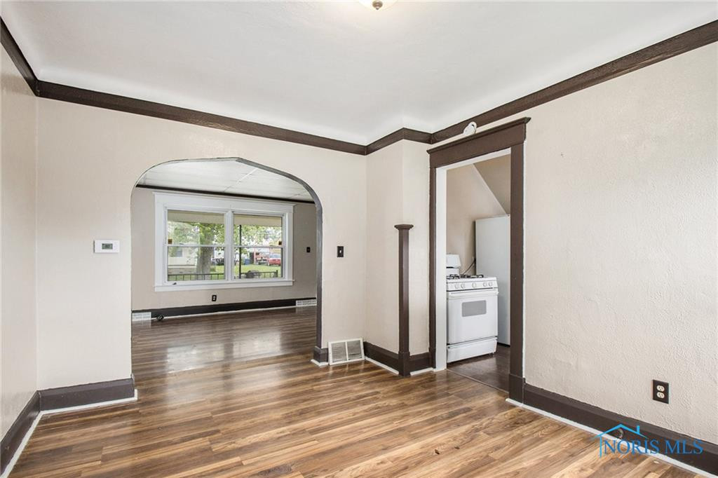 233 Valleywood Drive