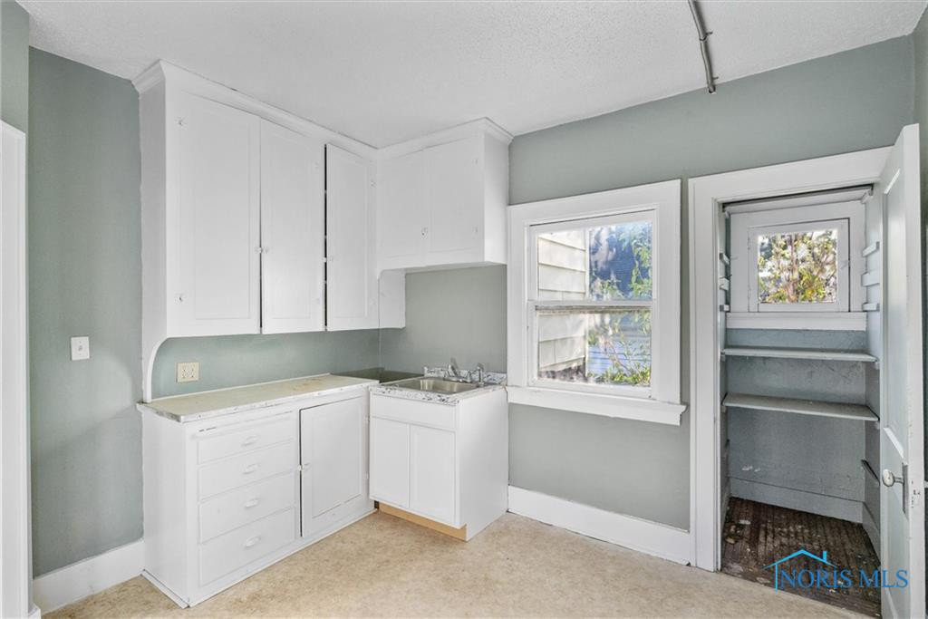 1752 Arlington Avenue