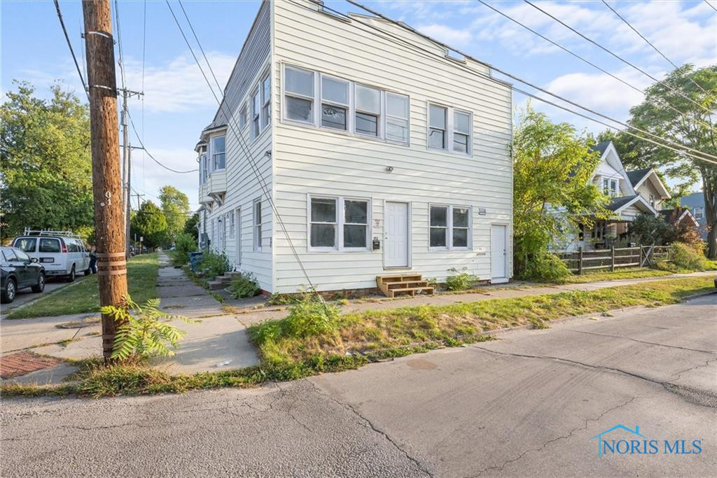 1752 Arlington Avenue